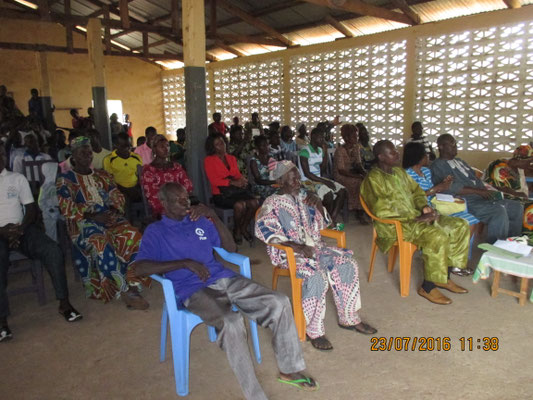 Public pendant l’inauguration