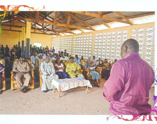 Public réuni dans la salle