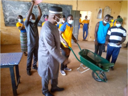 Brouette avec outils