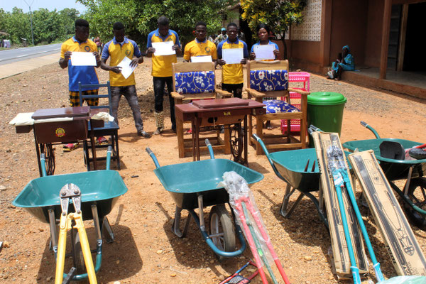 Kits professionnels dans la cour