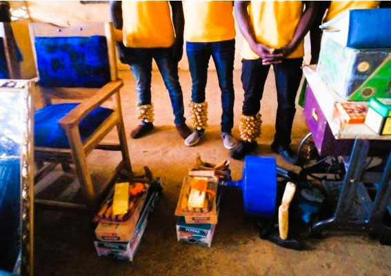 Public réuni pour la cérémonie