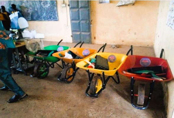 Matériel offert dans la cour