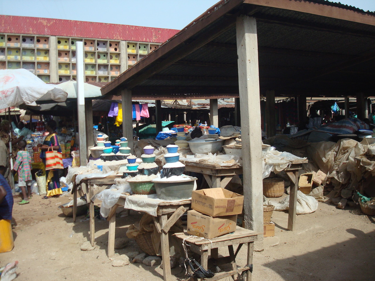 Marché couvert à Kara