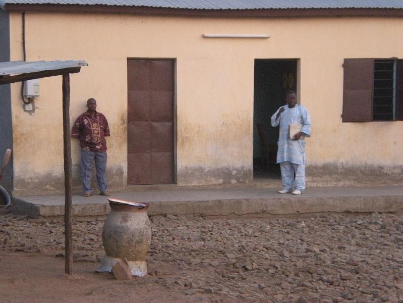 Bâtiment du foyer en visite