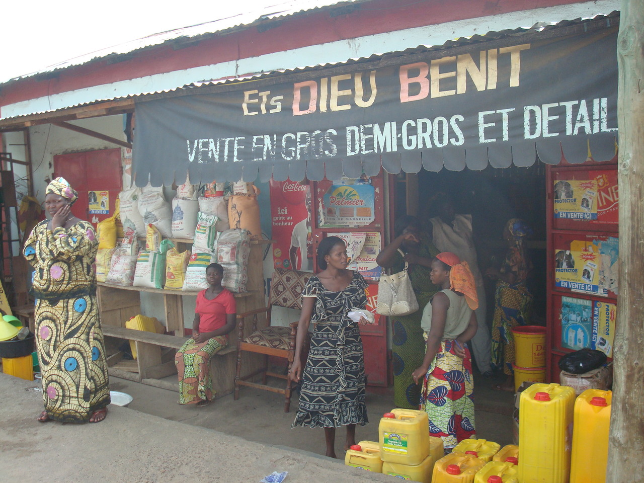 Boutique de rue à Kara