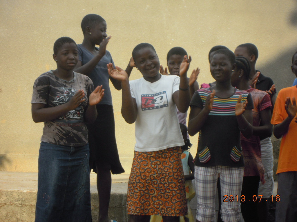 Chants de bienvenue au foyer