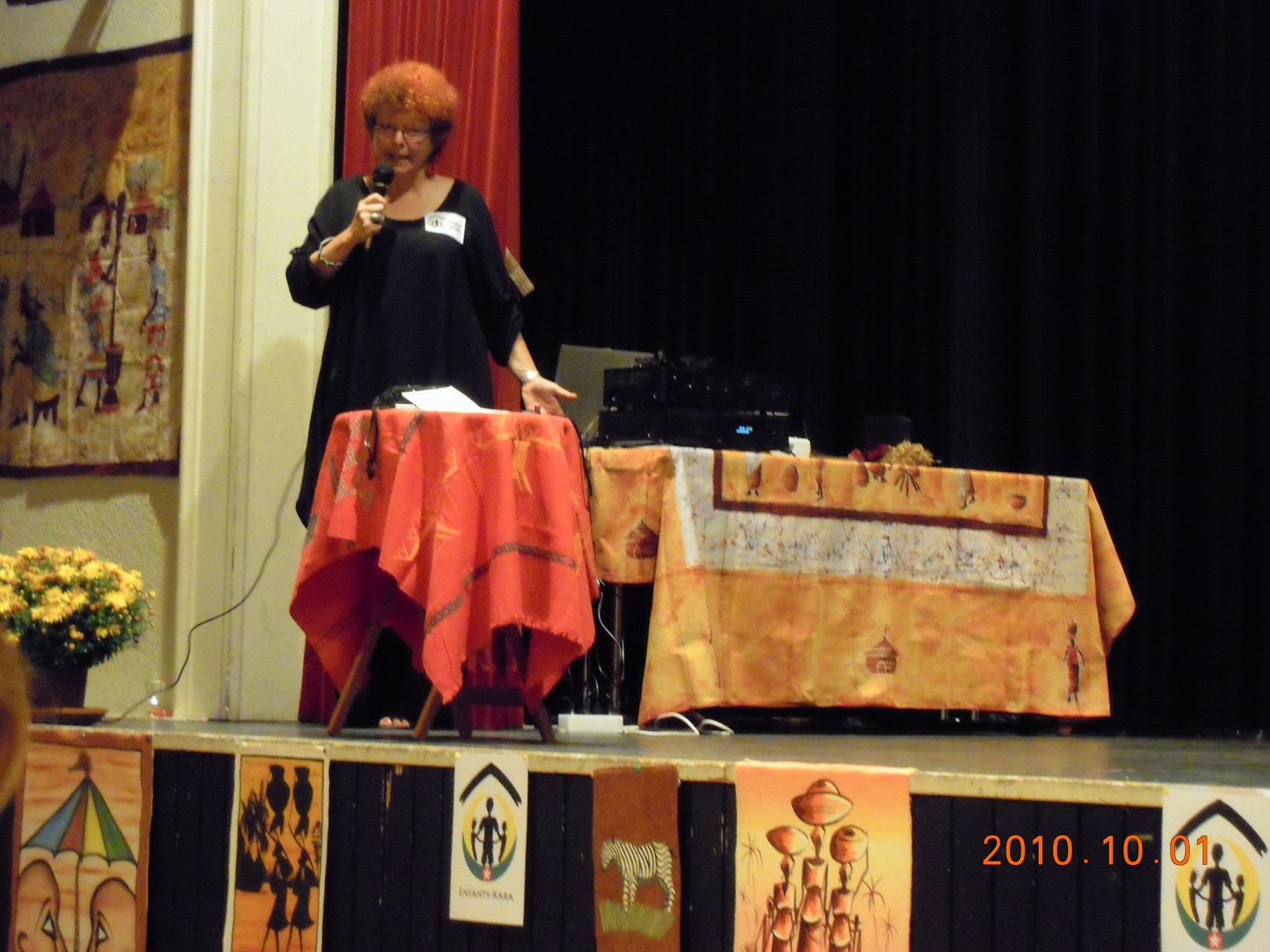 Chanteuse sur scène